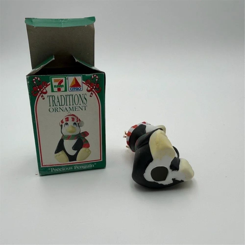 7-Eleven CITGO Precious‎ Penguin Christmas Ornament w/ Original Box Vintage